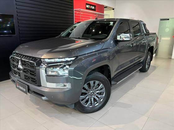 MITSUBISHI TRITON 2.4 BITURBO DIESEL CD HPE-S 4X4 AUTOMÁTICO MITSUBISHI TRITON 2.4 BITURBO DIESEL CD HPE-S 4X4 AUTOMÁTICO
